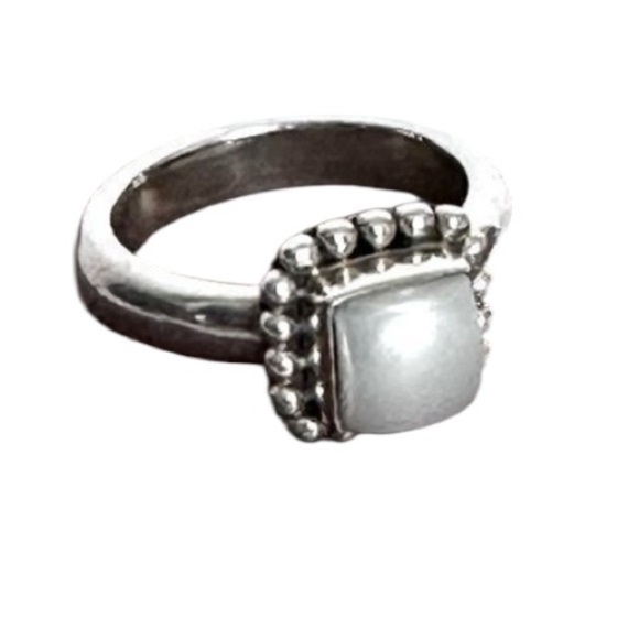 Silpada Retired R1617 Framed Mother of Pearl beaded Band Ring Sizes 5 & 6 - Picture 7 of 8